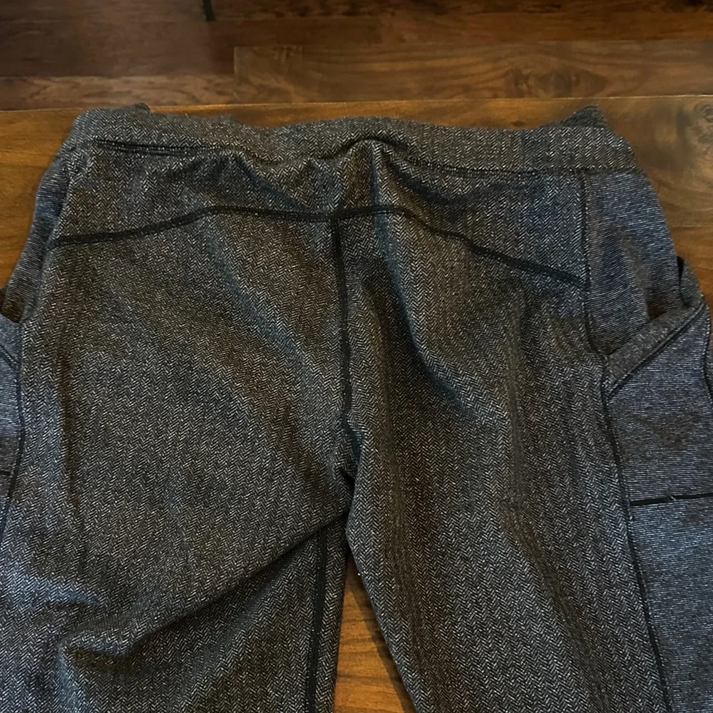 Lululemon Scuba Joggers - Picture 6 of 7